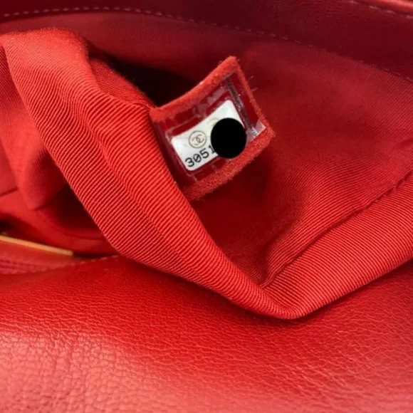 uthentic CHANEL Goatskin Quilted LARGE Chanel 19 Flap in Dark Red - Picture 3 of 7